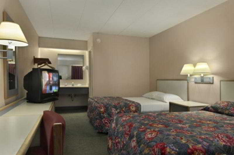 Red Roof Inn אלקהארט מראה חיצוני תמונה